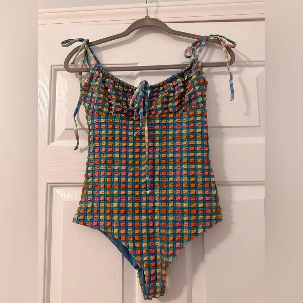 NWT! Brand new!! Never worn Beach Riot swimsuit